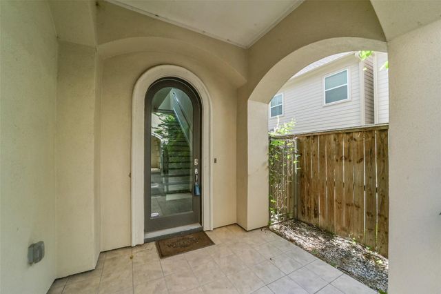 5635 Kiam Street C, Houston, TX 77007