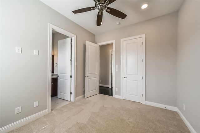 5635 Kiam Street C, Houston, TX 77007