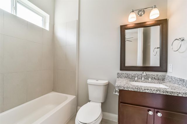 5635 Kiam Street C, Houston, TX 77007