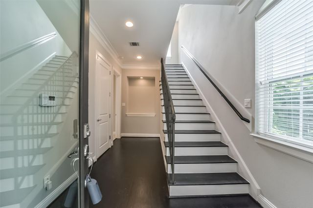 5635 Kiam Street C, Houston, TX 77007
