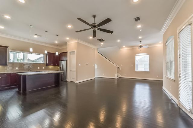 5635 Kiam Street C, Houston, TX 77007