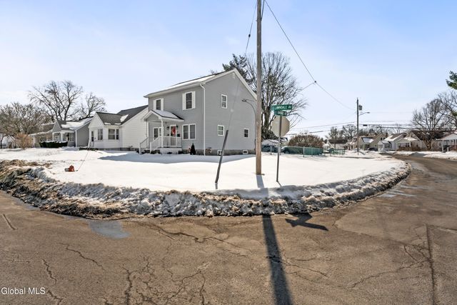 12 Lawndale Avenue, Rotterdam, NY 12306