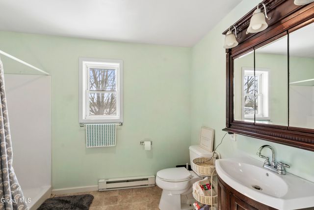 12 Lawndale Avenue, Rotterdam, NY 12306