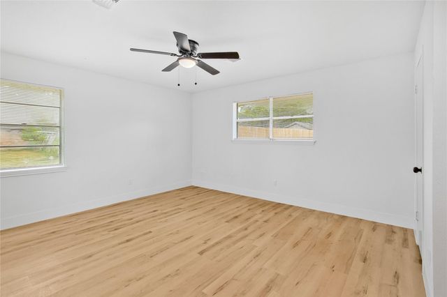 615 S 7th Street, La Porte, TX 77571