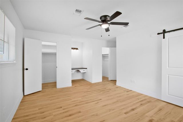 615 S 7th Street, La Porte, TX 77571