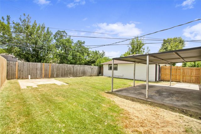 615 S 7th Street, La Porte, TX 77571