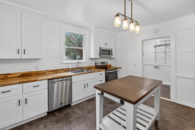 1401 Wayne Street, Darien, GA 31305