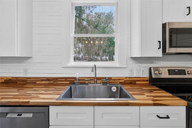 1401 Wayne Street, Darien, GA 31305