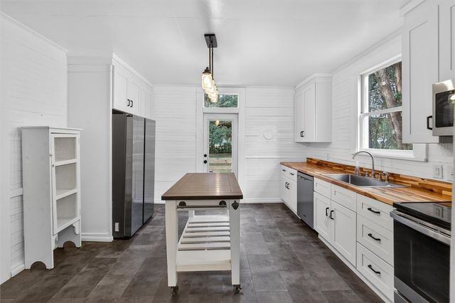 1401 Wayne Street, Darien, GA 31305