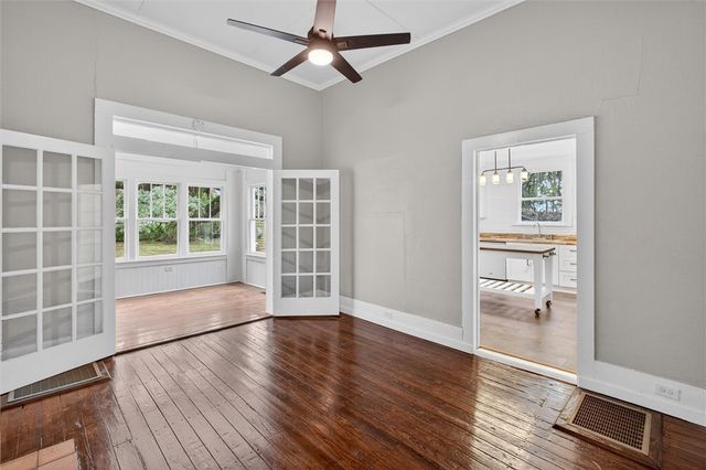 1401 Wayne Street, Darien, GA 31305