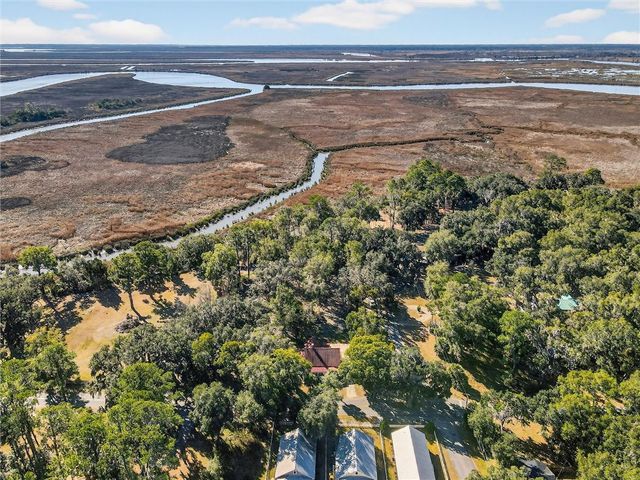 1401 Wayne Street, Darien, GA 31305