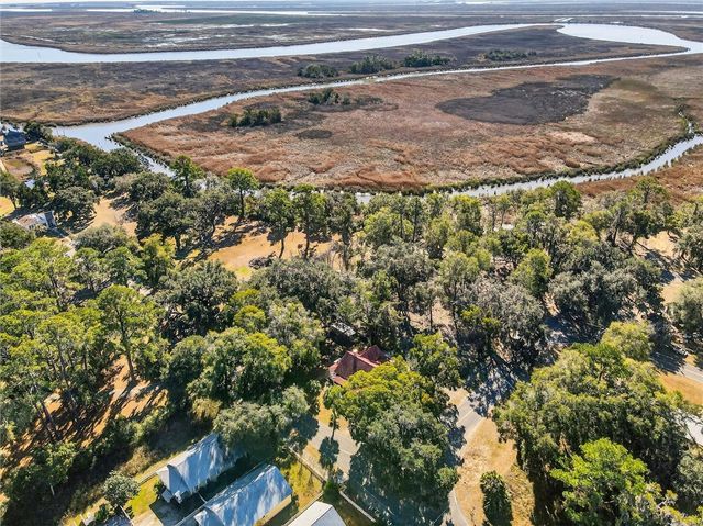 1401 Wayne Street, Darien, GA 31305