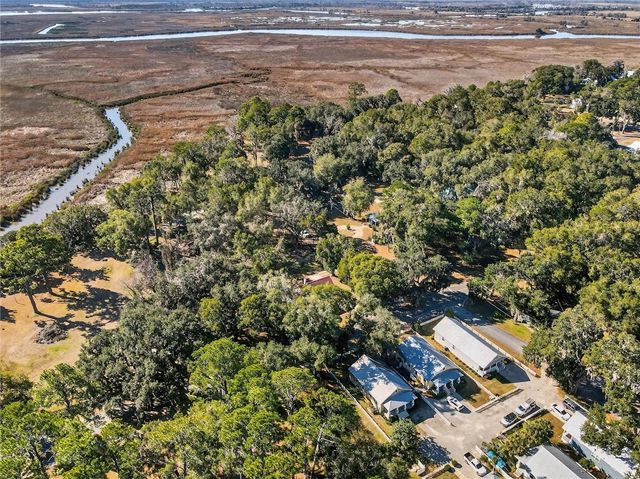 1401 Wayne Street, Darien, GA 31305