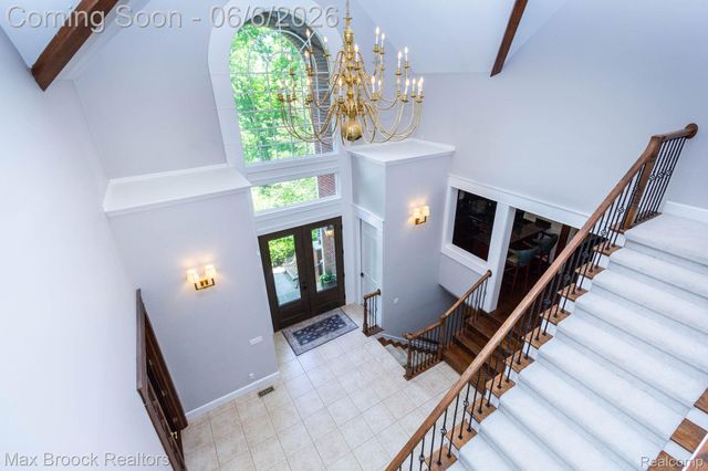 6604 College Park Drive, Springfield Charter Township, MI 48346