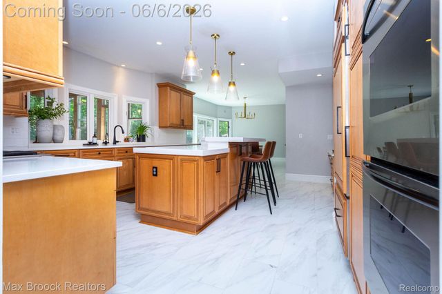 6604 College Park Drive, Springfield Charter Township, MI 48346