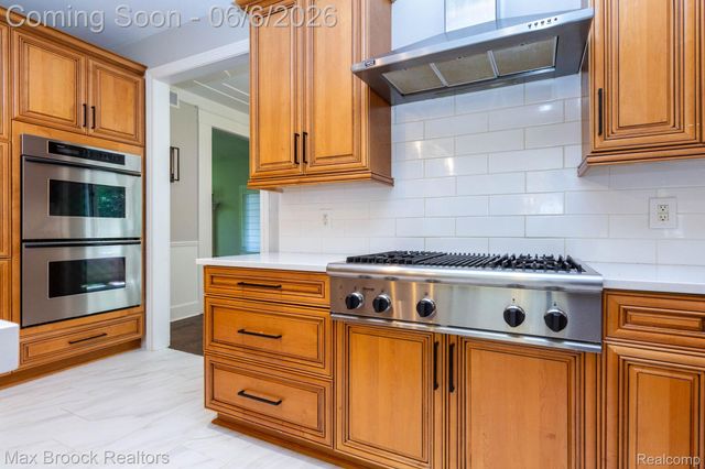 6604 College Park Drive, Springfield Charter Township, MI 48346