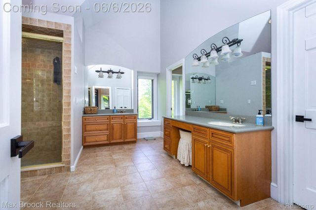 6604 College Park Drive, Springfield Charter Township, MI 48346