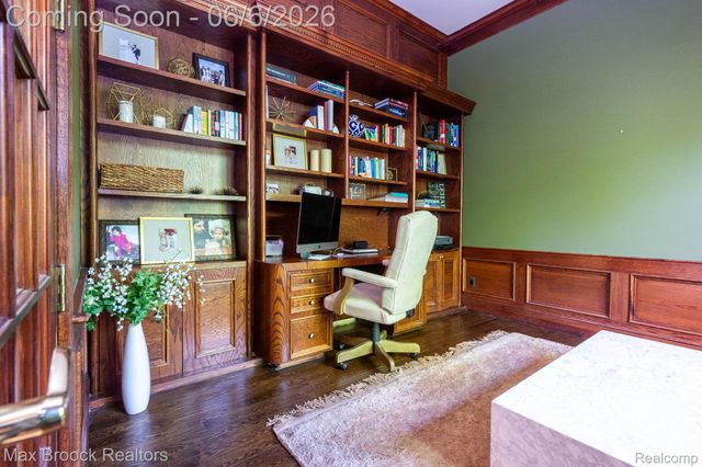 6604 College Park Drive, Springfield Charter Township, MI 48346