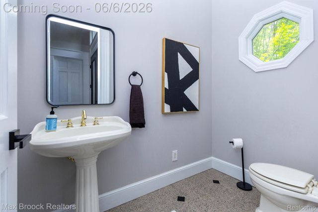 6604 College Park Drive, Springfield Charter Township, MI 48346