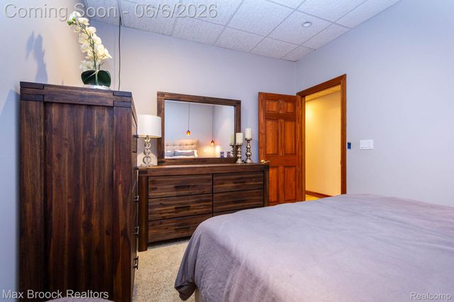 6604 College Park Drive, Springfield Charter Township, MI 48346