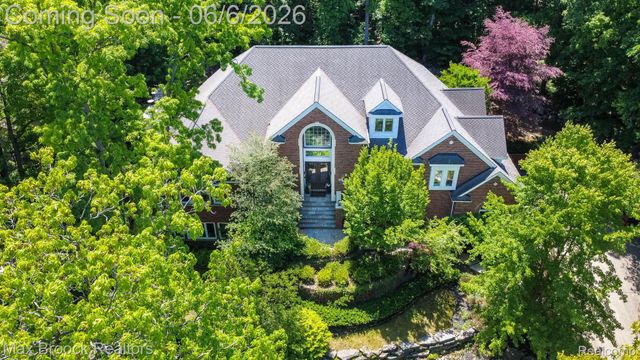6604 College Park Drive, Springfield Charter Township, MI 48346