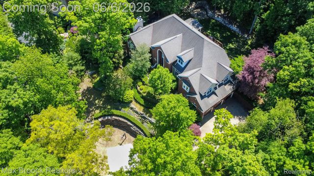 6604 College Park Drive, Springfield Charter Township, MI 48346