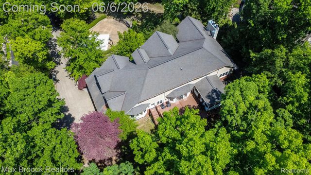 6604 College Park Drive, Springfield Charter Township, MI 48346
