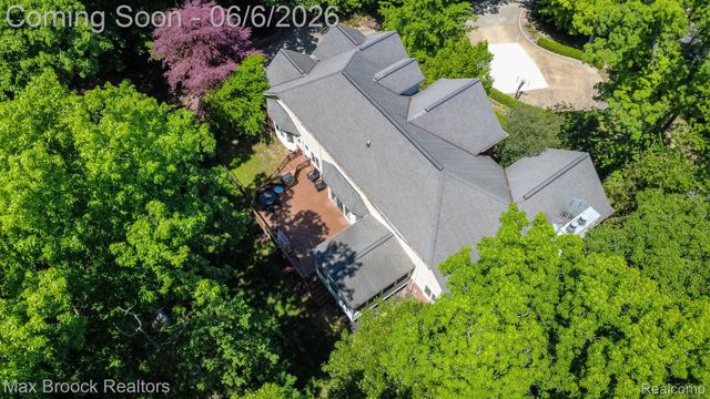 6604 College Park Drive, Springfield Charter Township, MI 48346