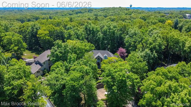6604 College Park Drive, Springfield Charter Township, MI 48346