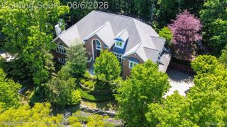 6604 College Park Drive, Springfield Charter Township, MI 48346