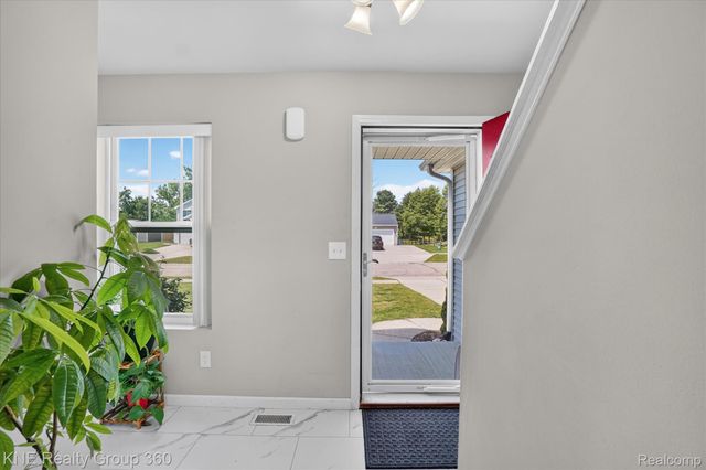 7067 Glenmeadow Court, Grand Blanc Charter Township, MI 48439
