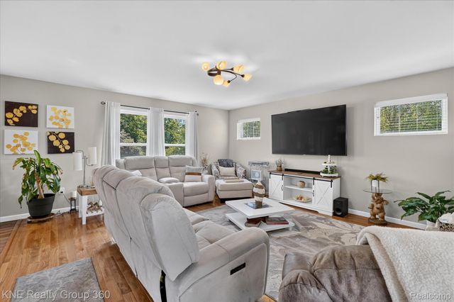 7067 Glenmeadow Court, Grand Blanc Charter Township, MI 48439