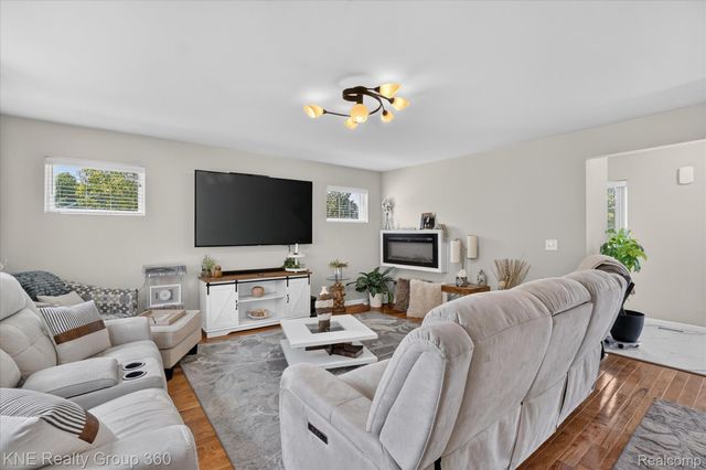 7067 Glenmeadow Court, Grand Blanc Charter Township, MI 48439