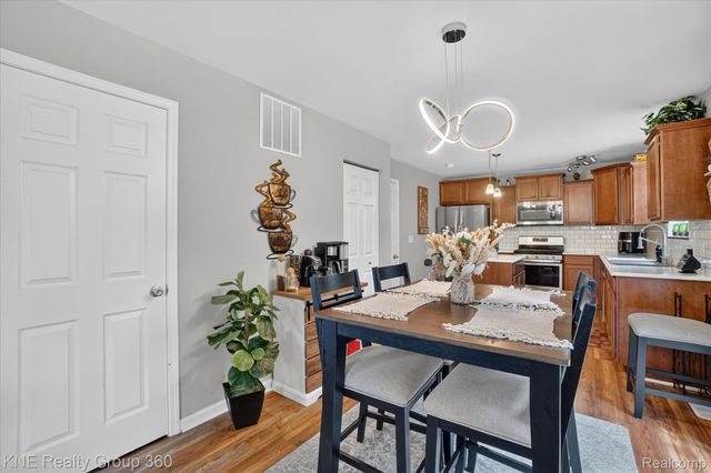 7067 Glenmeadow Court, Grand Blanc Charter Township, MI 48439