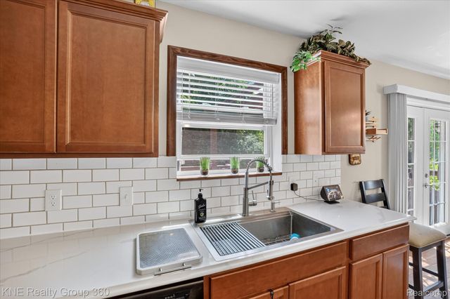 7067 Glenmeadow Court, Grand Blanc Charter Township, MI 48439