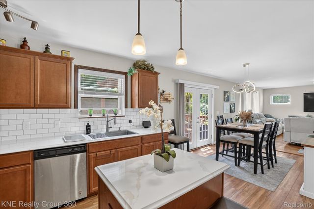 7067 Glenmeadow Court, Grand Blanc Charter Township, MI 48439