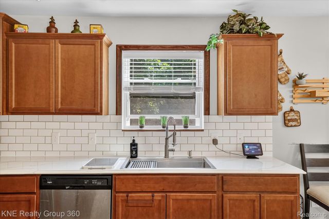 7067 Glenmeadow Court, Grand Blanc Charter Township, MI 48439