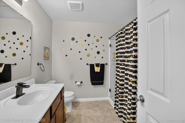 7067 Glenmeadow Court, Grand Blanc Charter Township, MI 48439