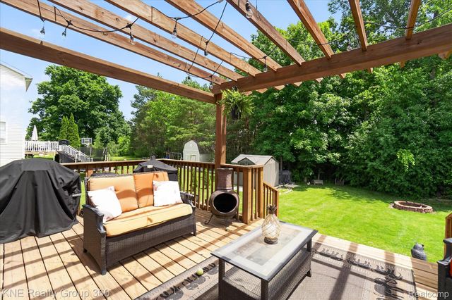 7067 Glenmeadow Court, Grand Blanc Charter Township, MI 48439