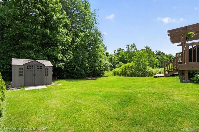 7067 Glenmeadow Court, Grand Blanc Charter Township, MI 48439