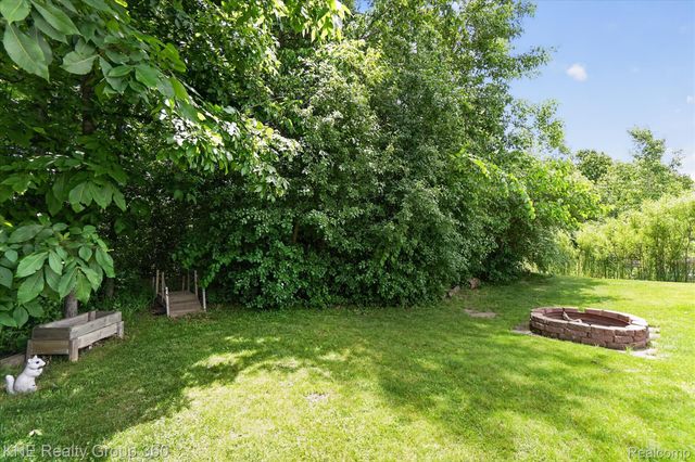 7067 Glenmeadow Court, Grand Blanc Charter Township, MI 48439