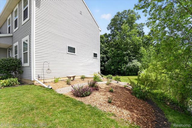7067 Glenmeadow Court, Grand Blanc Charter Township, MI 48439