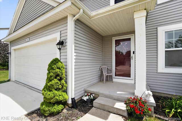7067 Glenmeadow Court, Grand Blanc Charter Township, MI 48439
