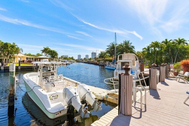 2201 SE 9th Street 107, Pompano Beach, FL 33062