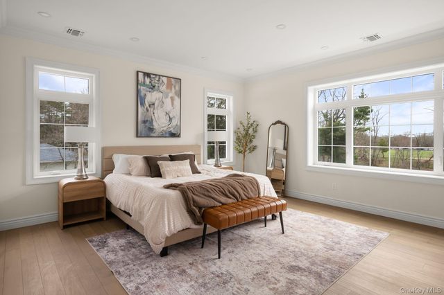 11 Edcris Lane, Huntington, NY 11743