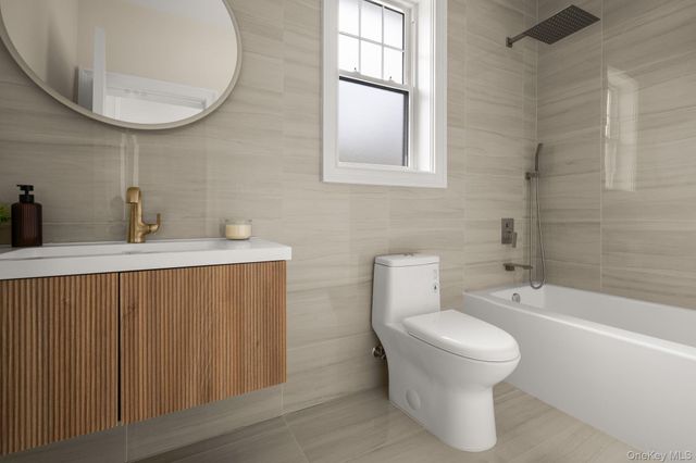 11 Edcris Lane, Huntington, NY 11743