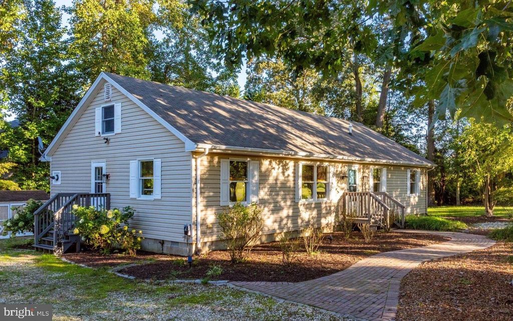 2 GARY AVE, Rehoboth Beach, DE 19971