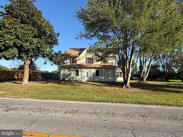 8400 PENNS HILL RD, La Plata, MD 20646