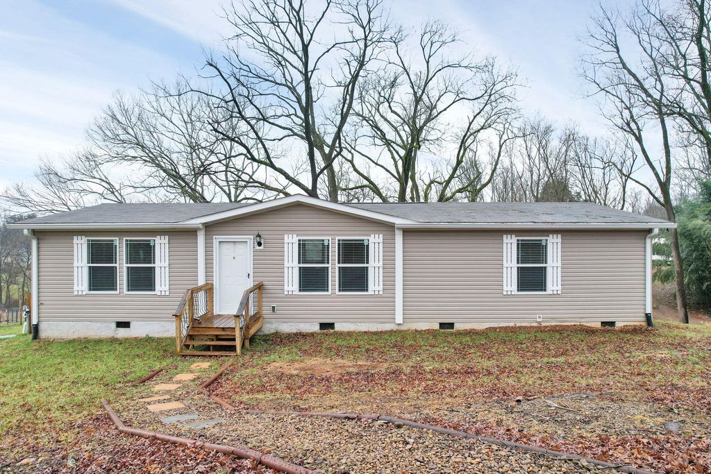 1215 Sweetwater Vonore Road, Sweetwater, TN 37874