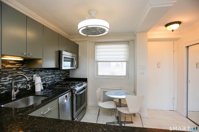 91 Strawberry Hill Avenue 923, Stamford, CT 06902